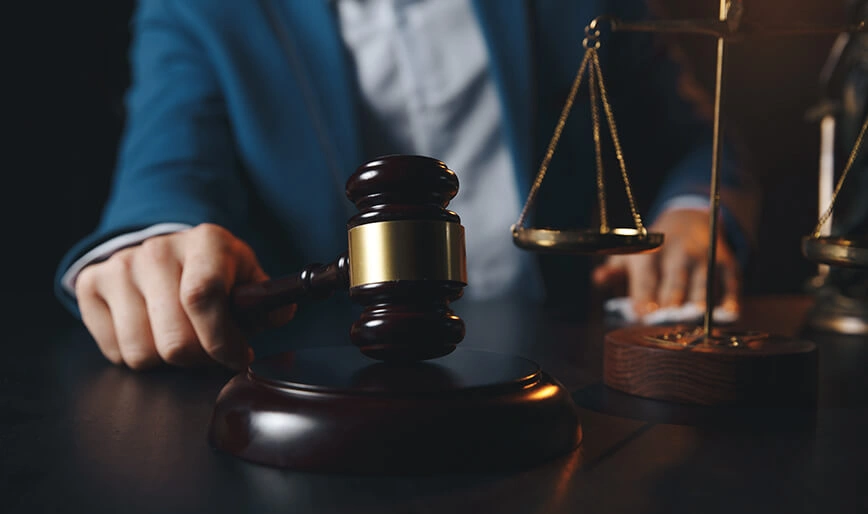 Things to Consider When Choosing a Law School Track